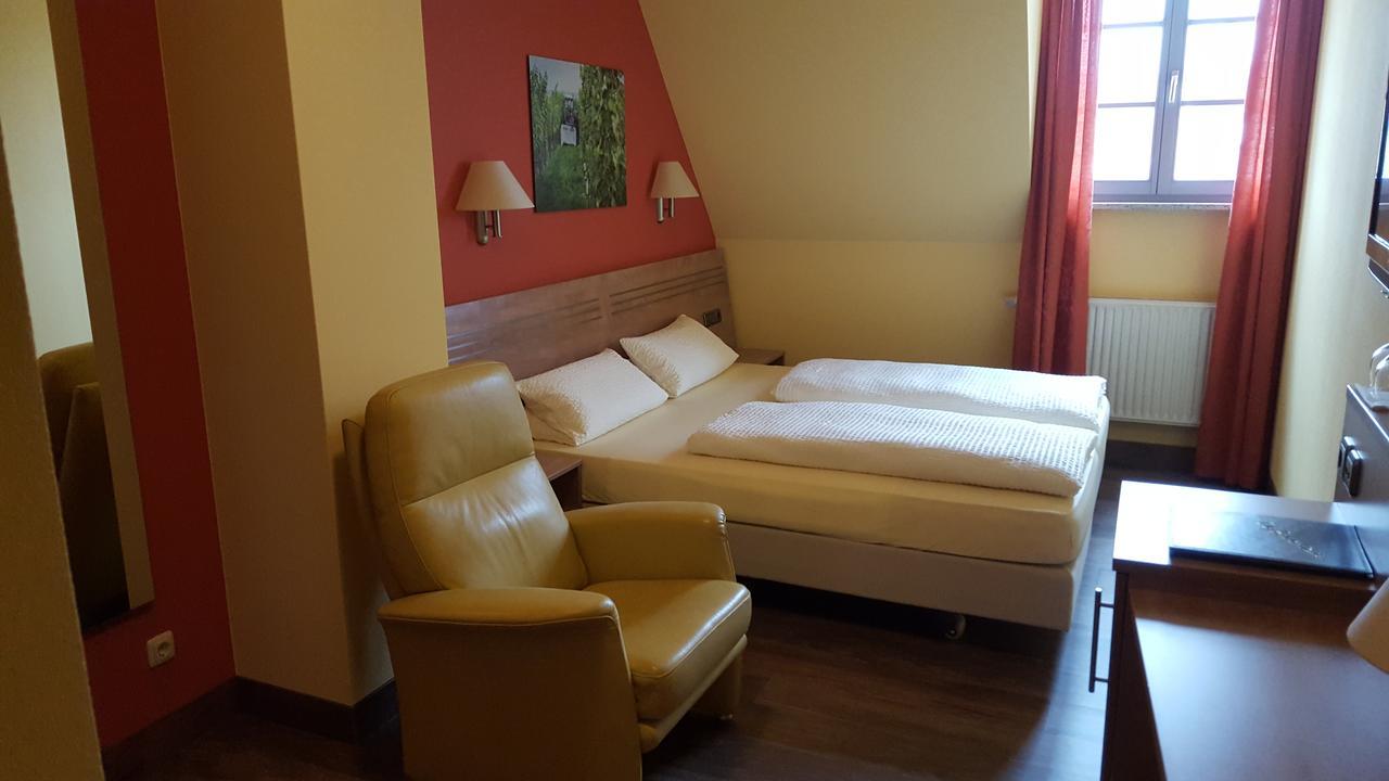 Der Patrizierhof - Weingut Gasthof Hotel - Familie Grebner Grosslangheim Экстерьер фото